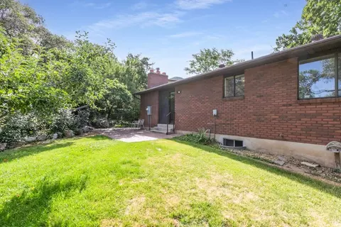 Exterior - 373 E 1200 N, Centerville, UT 84014 photo 4 of 4