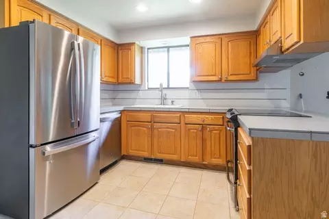 Kitchen - 373 E 1200 N, Centerville, UT 84014 photo 1 of 1