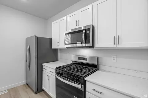 Kitchen - 946 Eden St #1695, Eagle Mountain, UT 84005 photo 5 of 5