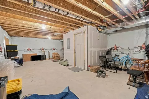 Entry Way - 4765 E Breezy Patch Rd, Eagle Mountain, UT 84005 photo 3 of 3