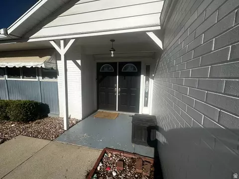 Exterior - 1115 S Canyon Crest Dr E, Bountiful, UT 84010 photo 7 of 15