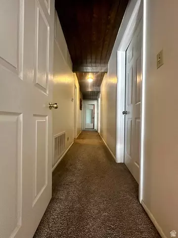 Entry Way - 1115 S Canyon Crest Dr E, Bountiful, UT 84010 photo 2 of 2
