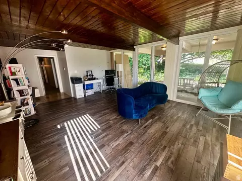 Living - 1115 S Canyon Crest Dr E, Bountiful, UT 84010 photo 5 of 7