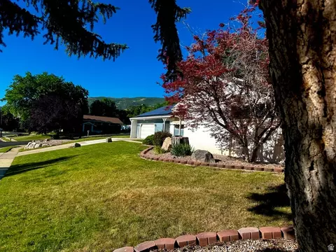 Exterior - 1115 S Canyon Crest Dr E, Bountiful, UT 84010 photo 2 of 15