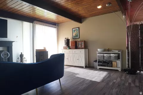 Living - 1115 S Canyon Crest Dr E, Bountiful, UT 84010 photo 2 of 7