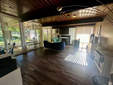 Living - 1115 S Canyon Crest Dr E, Bountiful, UT 84010 photo 4 of 7