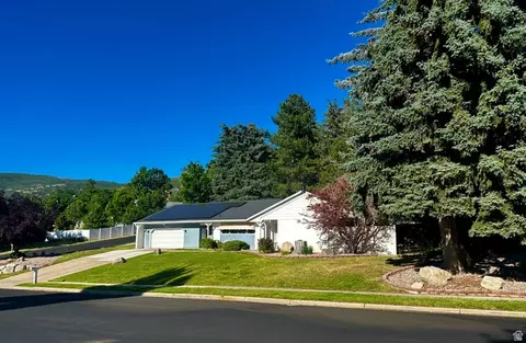 Exterior - 1115 S Canyon Crest Dr E, Bountiful, UT 84010 photo 3 of 15