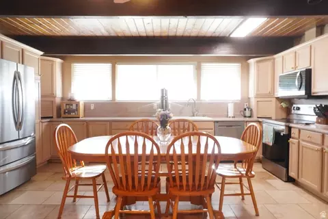 Kitchen - 1115 S Canyon Crest Dr E, Bountiful, UT 84010 photo 1 of 3