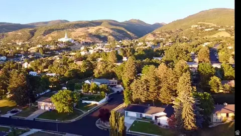 View/Area - 1115 S Canyon Crest Dr E, Bountiful, UT 84010 photo 2 of 3