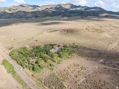 View/Area - 460 E Landslide Rd S, Central Valley, UT 84754 photo 4 of 13