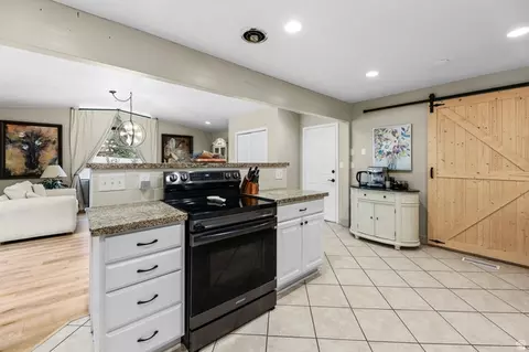 Kitchen - 9505 S Garnet Dr E, Sandy, UT 84094 photo 1 of 2