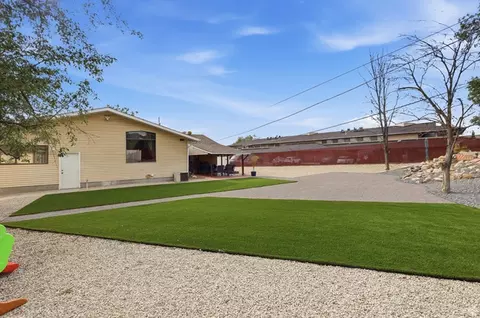 Exterior - 9505 S Garnet Dr E, Sandy, UT 84094 photo 6 of 7