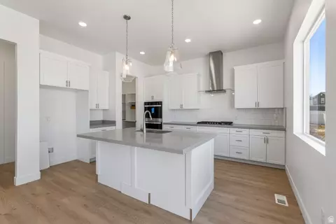 58 S Crimson Way #306, Mapleton, UT 84664 photo 9