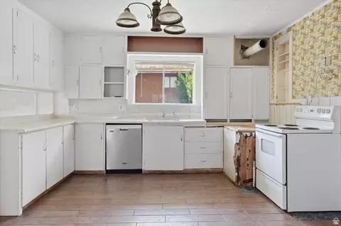 Kitchen - 395 N 400 W, Logan, UT 84321 photo 2 of 4