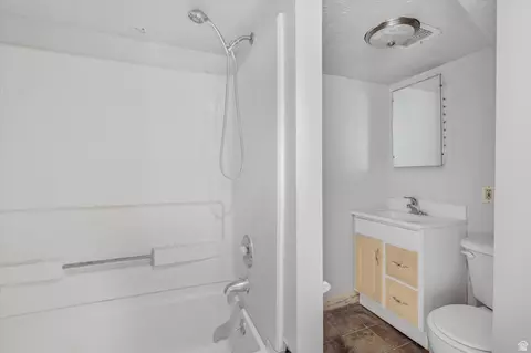Bath - 395 N 400 W, Logan, UT 84321 photo 2 of 2