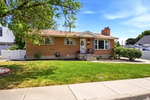 Exterior - 126 E 200 N, Bountiful, UT 84010 photo 2 of 6