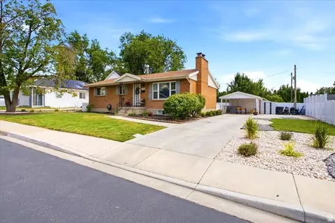 Exterior - 126 E 200 N, Bountiful, UT 84010 photo 3 of 6