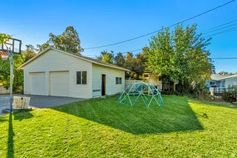 360 E Center St, Centerville, UT 84014 photo 7