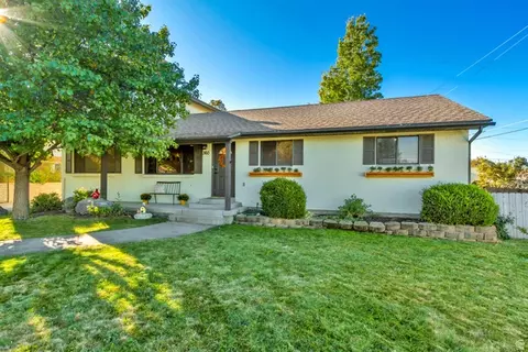 360 E Center St, Centerville, UT 84014 photo 4