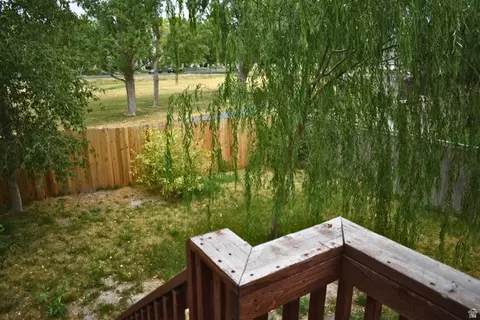 Exterior - 3327 E Windhover Rd, Eagle Mountain, UT 84005 photo 3 of 7