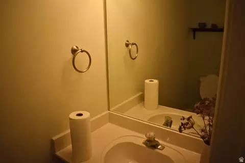 Bath - 3327 E Windhover Rd, Eagle Mountain, UT 84005 photo 1 of 3