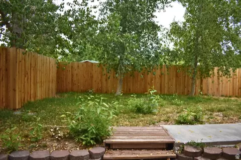 Exterior - 3327 E Windhover Rd, Eagle Mountain, UT 84005 photo 5 of 7