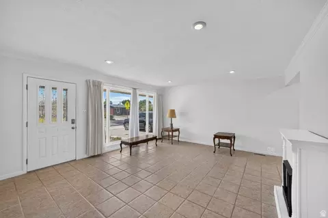 Living - 851 E Galena Dr, Sandy, UT 84094 photo 2 of 4
