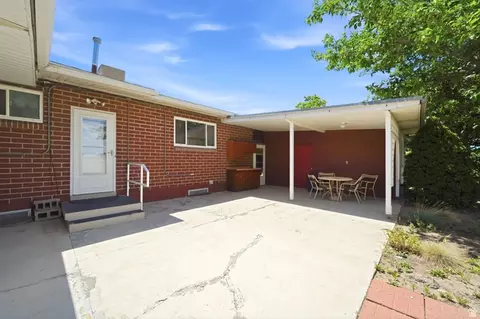Exterior - 851 E Galena Dr, Sandy, UT 84094 photo 3 of 6