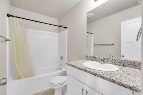 Bath - 4326 E Angies Aly, Eagle Mountain, UT 84005 photo 2 of 4