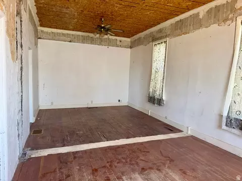255 E Center St, Spring City, UT 84662 photo 6