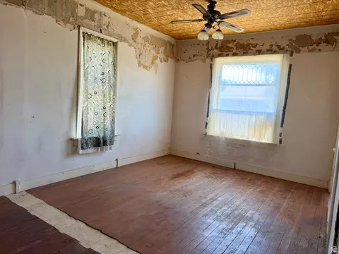 255 E Center St, Spring City, UT 84662 photo 7
