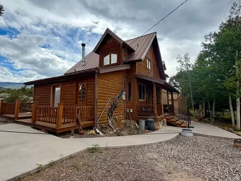 Exterior - 802 S 810 E, Teasdale, UT 84773 photo 4 of 16