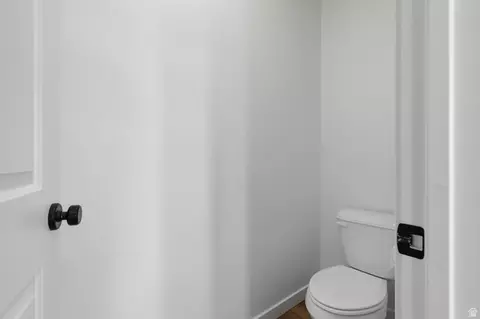 Bath - 2104 E Heritage Dr, Spanish Fork, UT 84660 photo 3 of 4