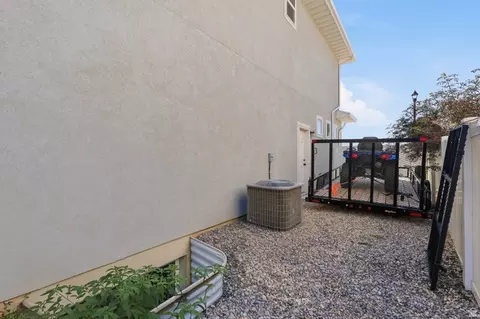 Exterior - 2104 E Heritage Dr, Spanish Fork, UT 84660 photo 2 of 5