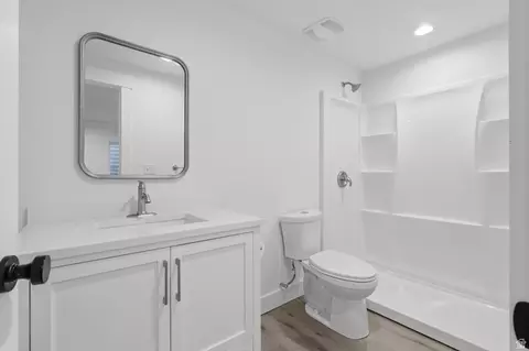 Bath - 2104 E Heritage Dr, Spanish Fork, UT 84660 photo 4 of 4