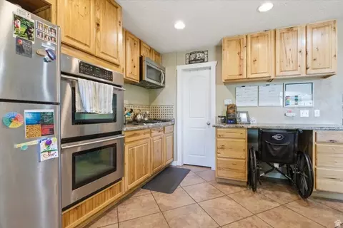 565 E 800 N, Logan, UT 84321 photo 8