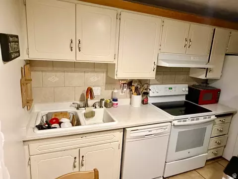 Kitchen - 200 E Maple St S #7A, Murray, UT 84107 photo 1 of 2