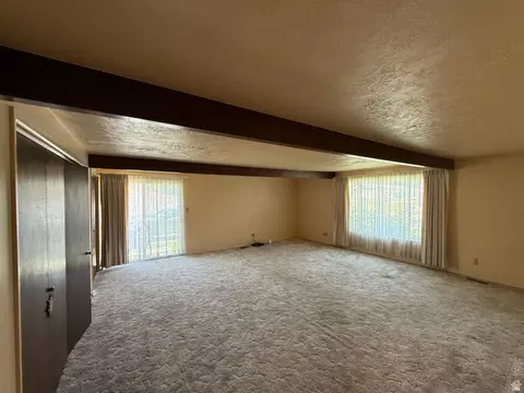 Living - 964 E 5290 S, Murray, UT 84117 photo 2 of 4