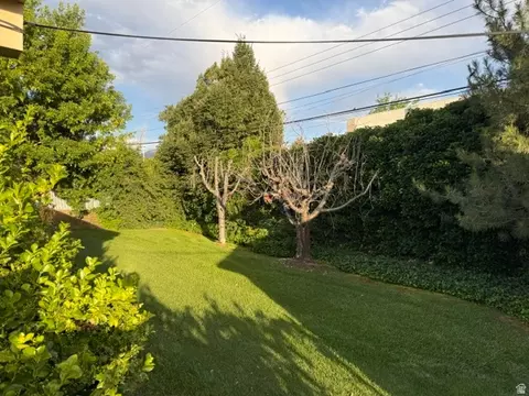 Exterior - 964 E 5290 S, Murray, UT 84117 photo 5 of 6