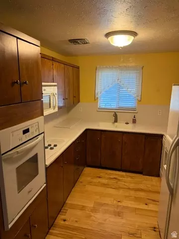Kitchen - 964 E 5290 S, Murray, UT 84117 photo 1 of 2