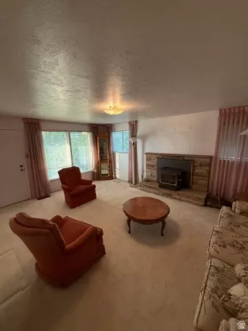 Living - 964 E 5290 S, Murray, UT 84117 photo 2 of 6