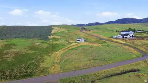 2541 E 5500 N #5, Malad City, ID 83252