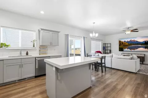 Kitchen - 4854 E Lake Corner Dr, Eagle Mountain, UT 84005 photo 4 of 5