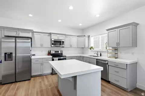 Kitchen - 4854 E Lake Corner Dr, Eagle Mountain, UT 84005 photo 2 of 5
