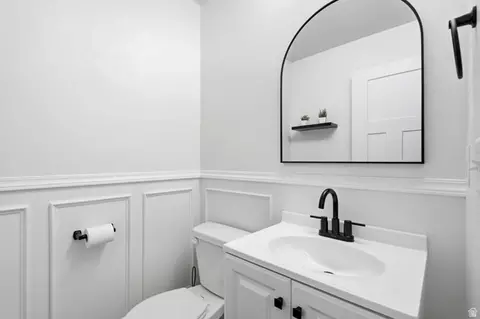 Bath - 4854 E Lake Corner Dr, Eagle Mountain, UT 84005 photo 1 of 4