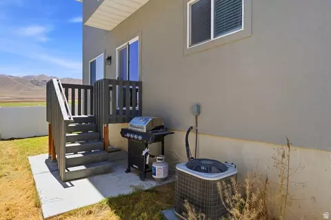 Exterior - 4854 E Lake Corner Dr, Eagle Mountain, UT 84005 photo 4 of 5