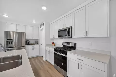 1639 E Indigo Loop N, Layton, UT 84041 photo 9
