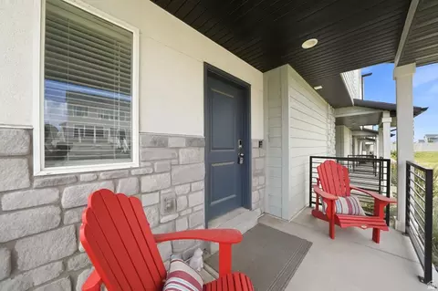 1639 E Indigo Loop N, Layton, UT 84041 photo 2