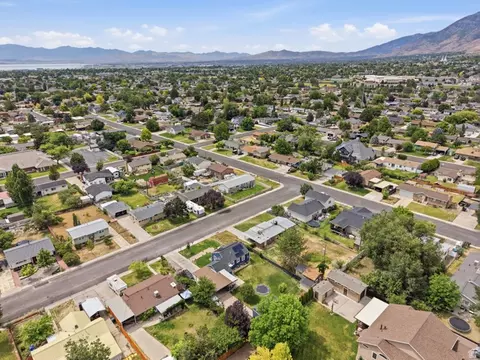 978 N 350 E, Orem, UT 84057 photo 27