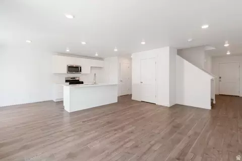 Living - 3795 E 1680 S, Spanish Fork, UT 84660 photo 2 of 2